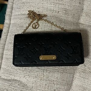 Louis Vuitton wallet on chain lily (black)
